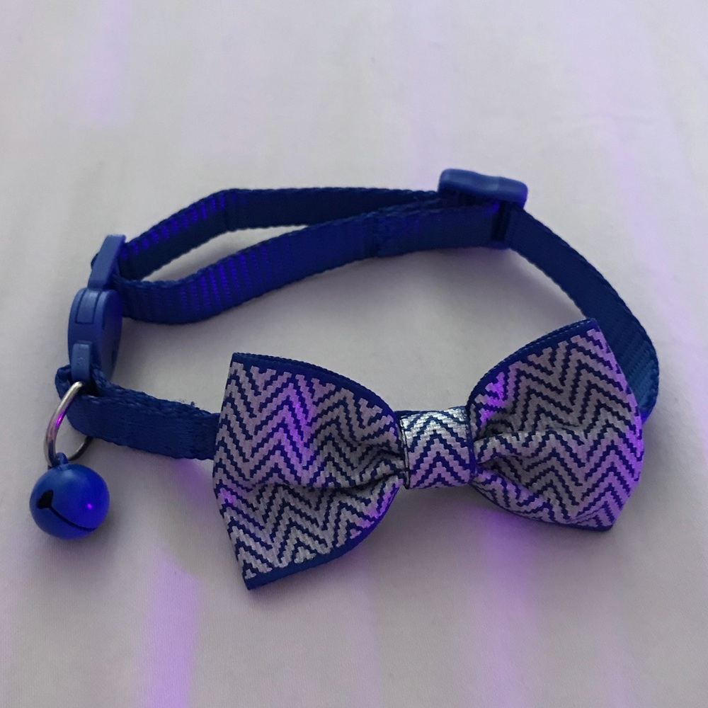Cat collar w/ bow tie with purchase